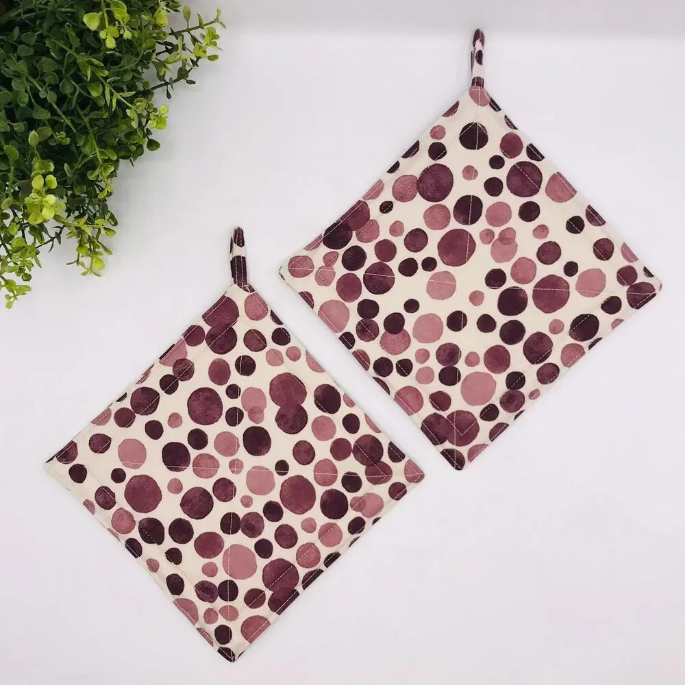 2 Square Potholders, Faded Purple Dots 2 Piece Set, 7x7 Inches